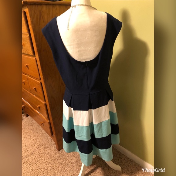 Tiana B Blue color block sleeveless dress - Picture 2 of 3